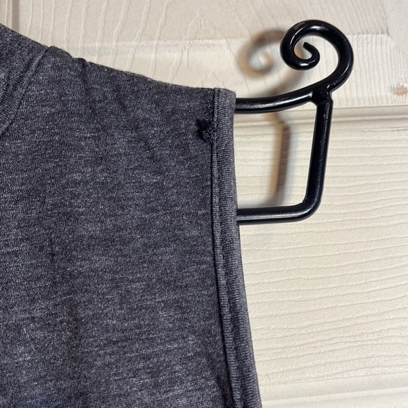 LOVEU. DEAR top no sleeves , one button in back - Picture 3 of 5